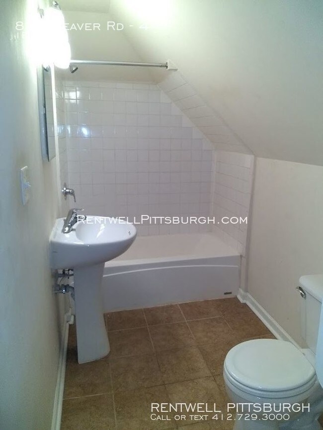 Building Photo - Newly Renovated Efficiency Apartment