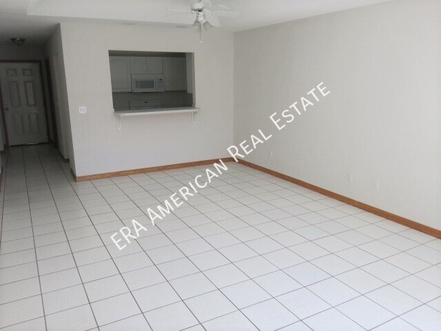 Building Photo - Shalimar Duplex!