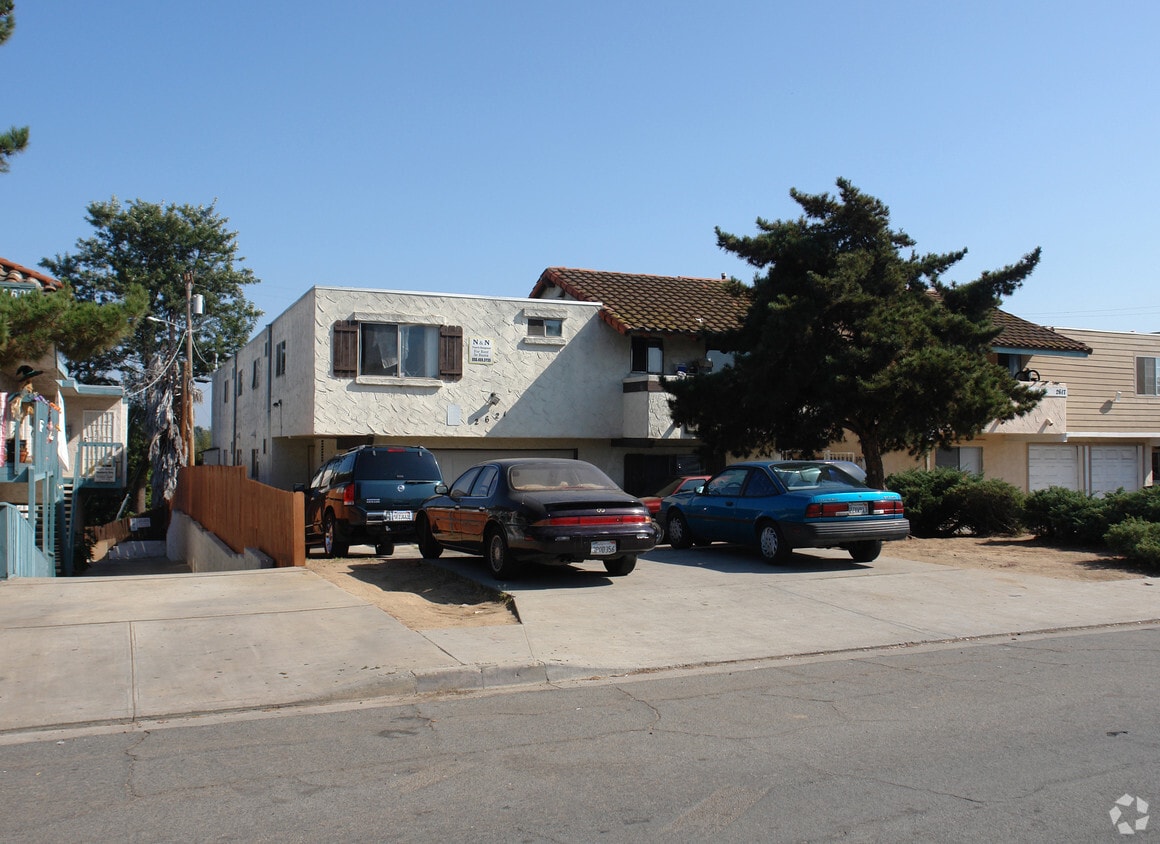 Primary Photo - 2621 Highland Ave