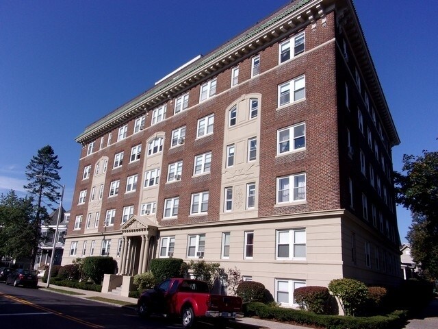 Primary Photo - 175 Ocean St