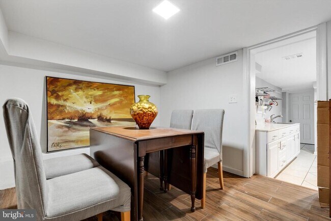 Foto del edificio - 6300 Knollbrook Dr