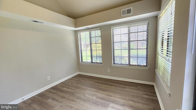 Building Photo - 6021 Curtier Dr