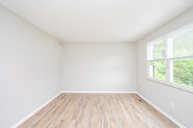 Building Photo - 10925 Birchridge Dr
