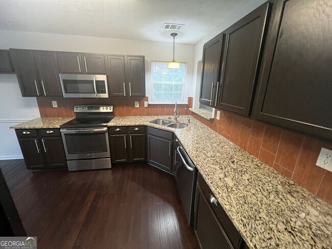 Foto del edificio - 4384 Lockness Ln