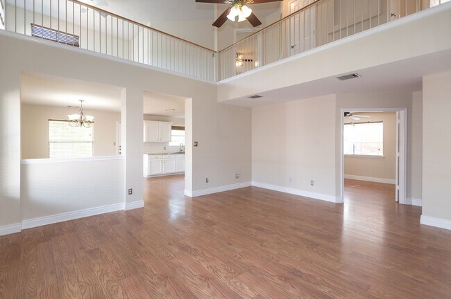 Foto del edificio - Blockhouse Creek Two Story!