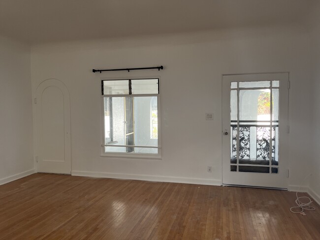 1st floor living room - 2225 Lake Shore Ave