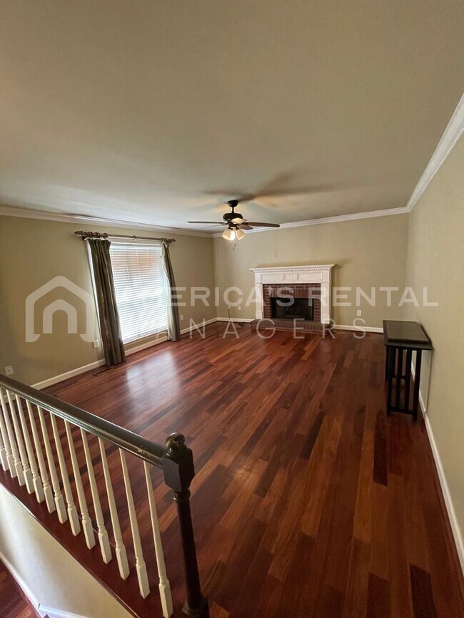 Building Photo - Split level home for rent in Leeds!!!! Ava...