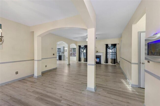 Building Photo - 9776 Ivey Ridge Cir