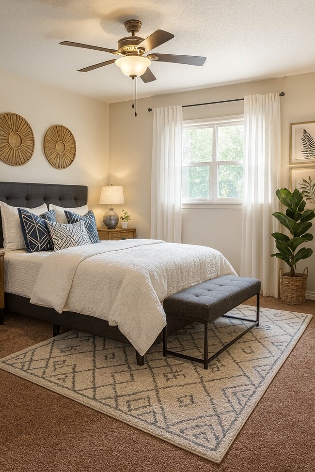 Master bedroom - 3737 Hunting Creek Rd