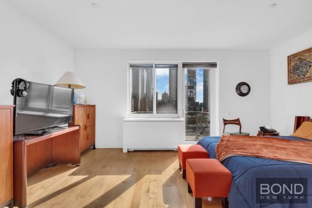 Foto del edificio - 2 bedroom in New York NY 10036