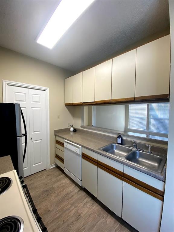 Foto del edificio - 706 W 24th St