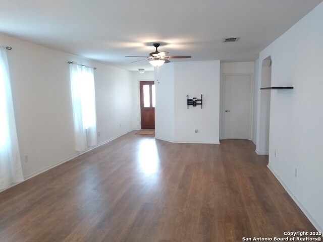 Building Photo - 5902 Trent Ranch