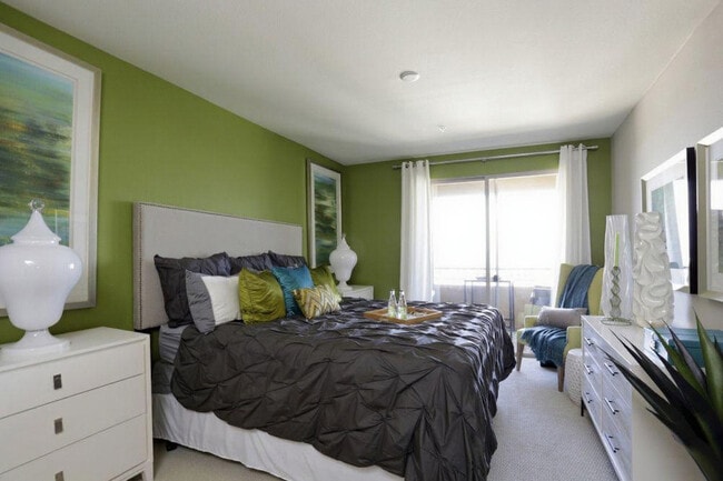 Building Photo - 5945 Linda Vista Rd