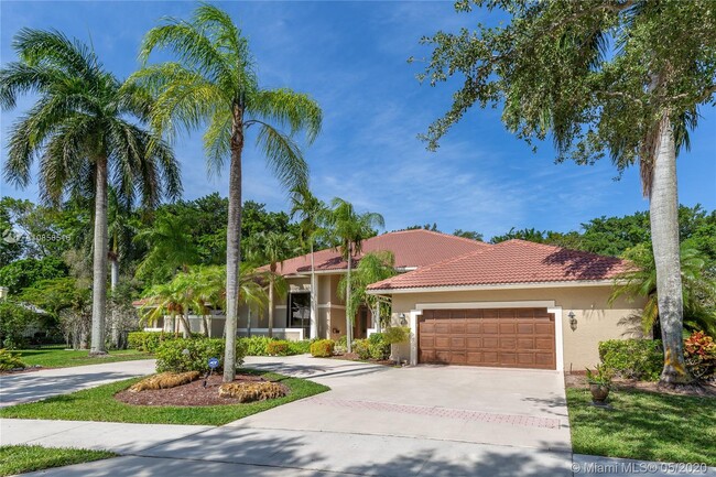 Building Photo - 1206 Manor Dr S