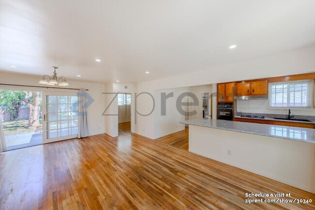 Building Photo - 12716 Benfield Ave