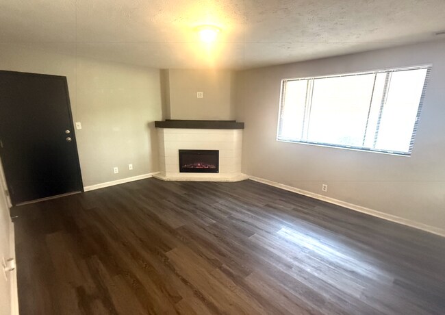 Building Photo - 4210 Huntington Ave