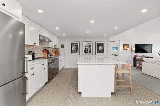 Foto del edificio - 140 Rowayton Ave