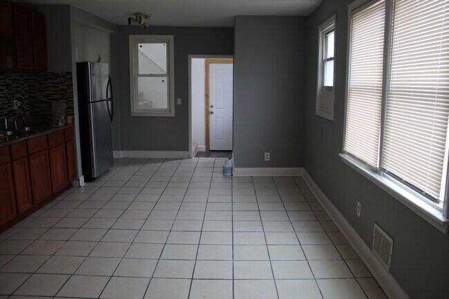 Building Photo - 7710 S Greenwood Ave