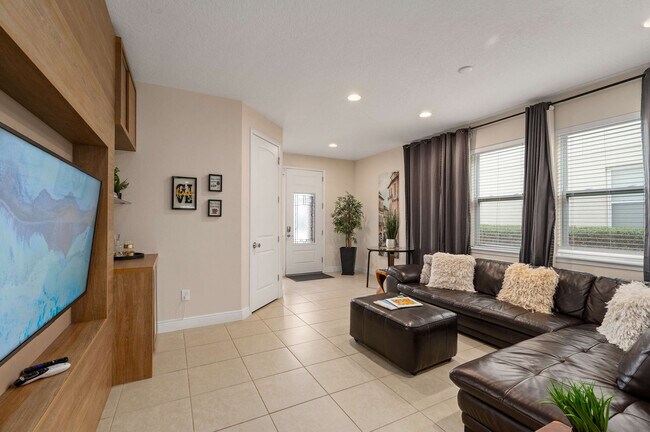 Foto del edificio - 7405 Marker Ave