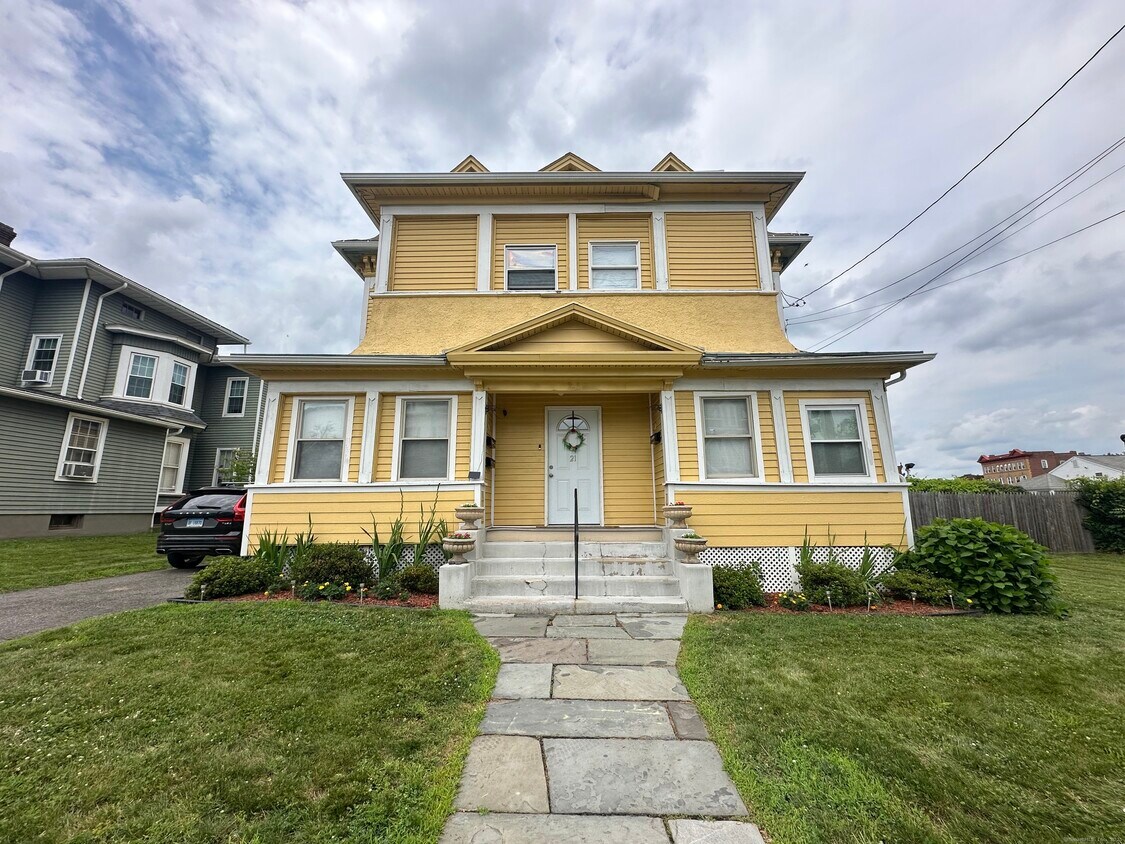 Primary Photo - 21 Hart St