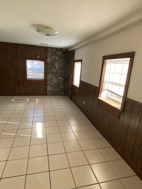 Foto del edificio - 615 Old Whitney Rd