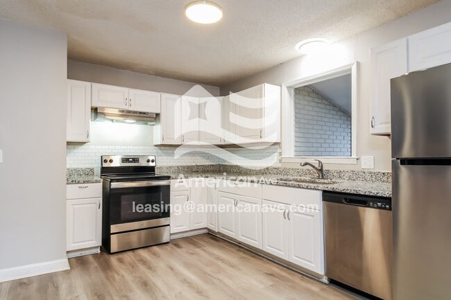 Building Photo - 2520 Stonehenge Dr