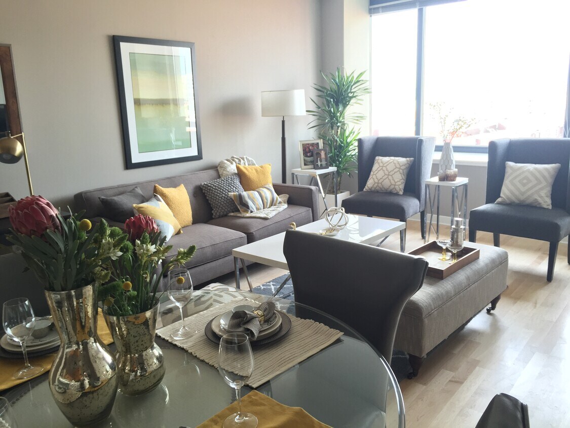 Beautiful views from the living room - 250 King St