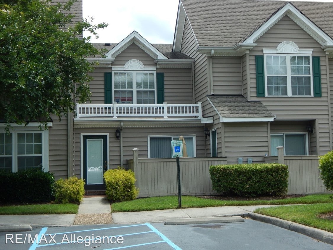 Primary Photo - 2559 Old Greenbrier Rd