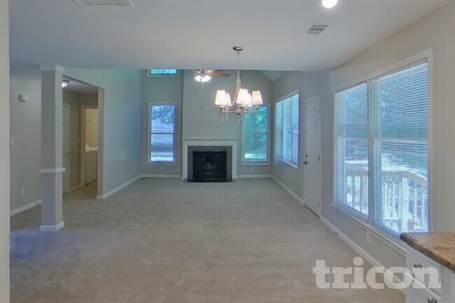Building Photo - 4270 Riverlake Way