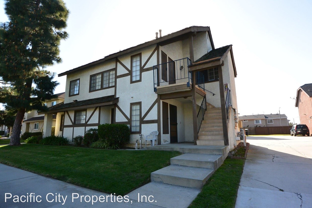 Primary Photo - 16661 Island Cir