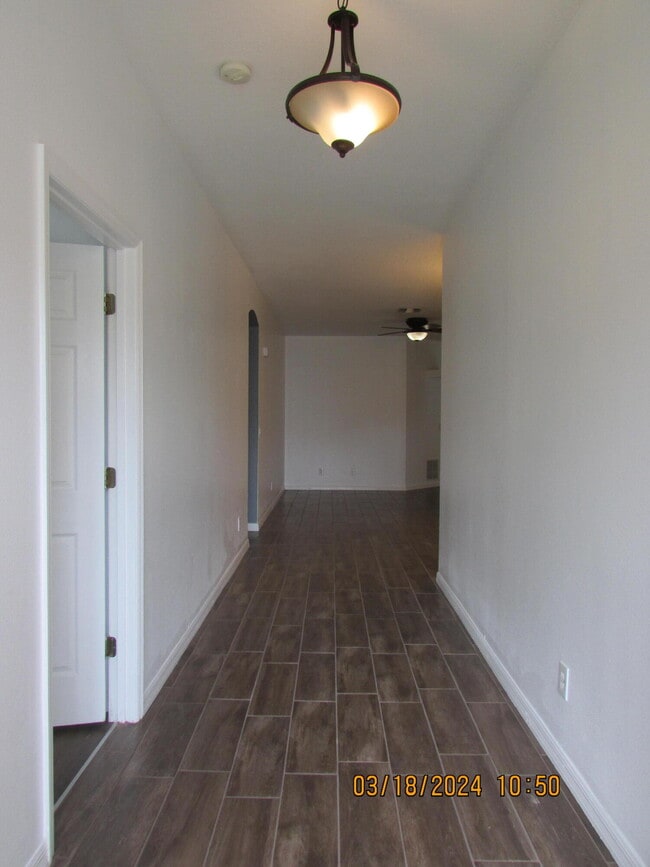 Building Photo - 2089 Maeve Cir
