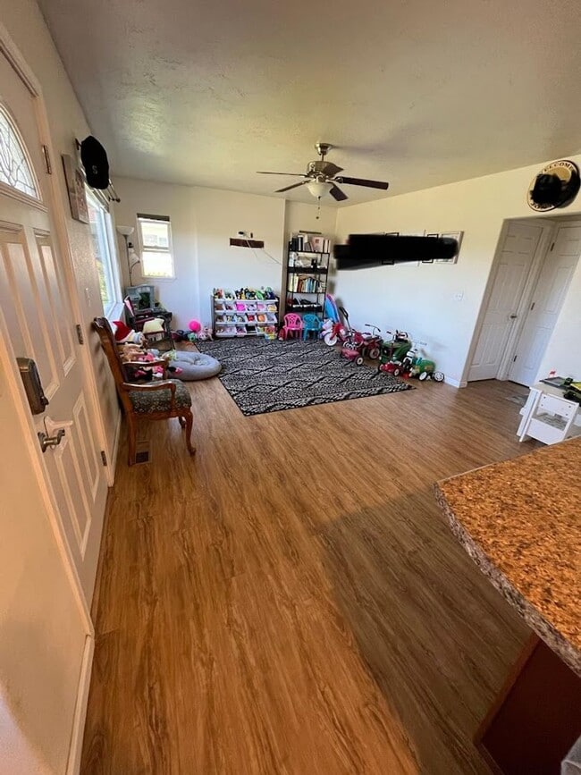 Foto del edificio - 4 Bedroom 2 Bath House on Prospect - Pet-Friendly!