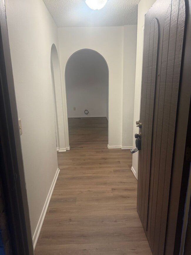 Photo - 735 Willow Run House