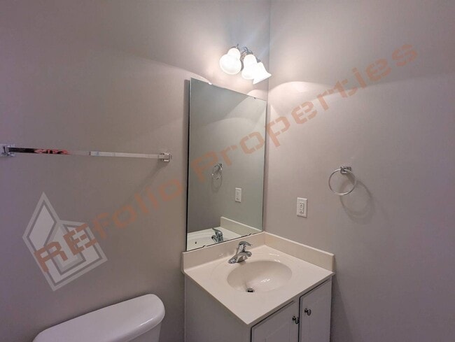 Building Photo - Great Location 3 Story 3 Bedroom, 3.5 Bath...
