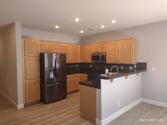 Foto del edificio - 6265 Majestic Hills Ave