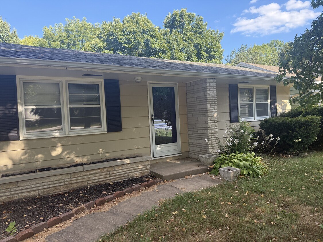 Foto principal - 2356 S Wallis Smith Ave
