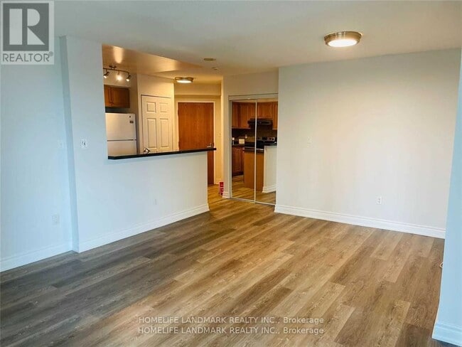 Building Photo - 7-1117 Lorraine Dr