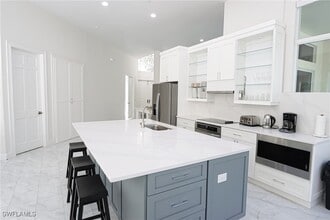 Building Photo - 3310 Riverpark Ct