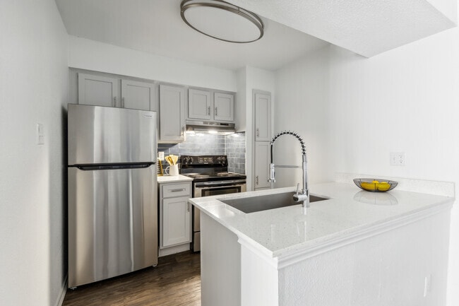 Photo - Affordable & Spacious Apartment!