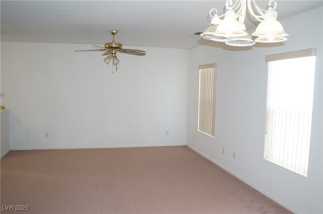 Foto del edificio - 932 Ribbon Grass Ave