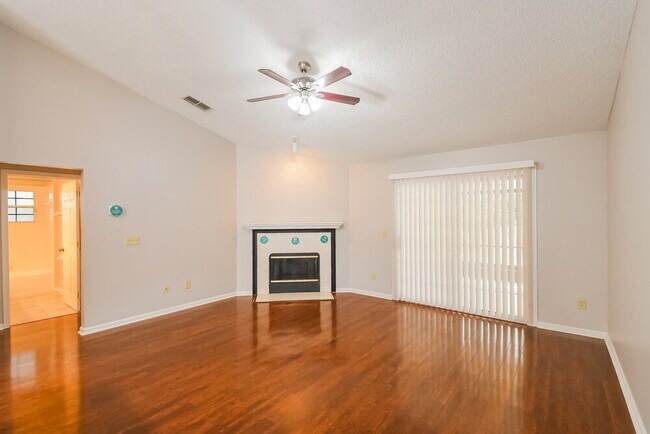 Foto del edificio - 9348 Cumberland Station Dr