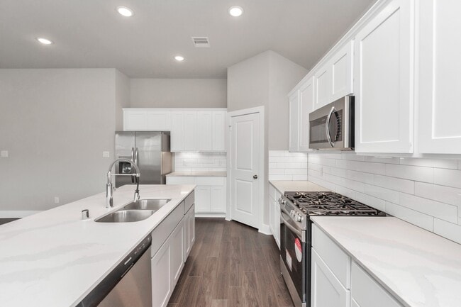 Building Photo - 10610 Crescent Peak Dr