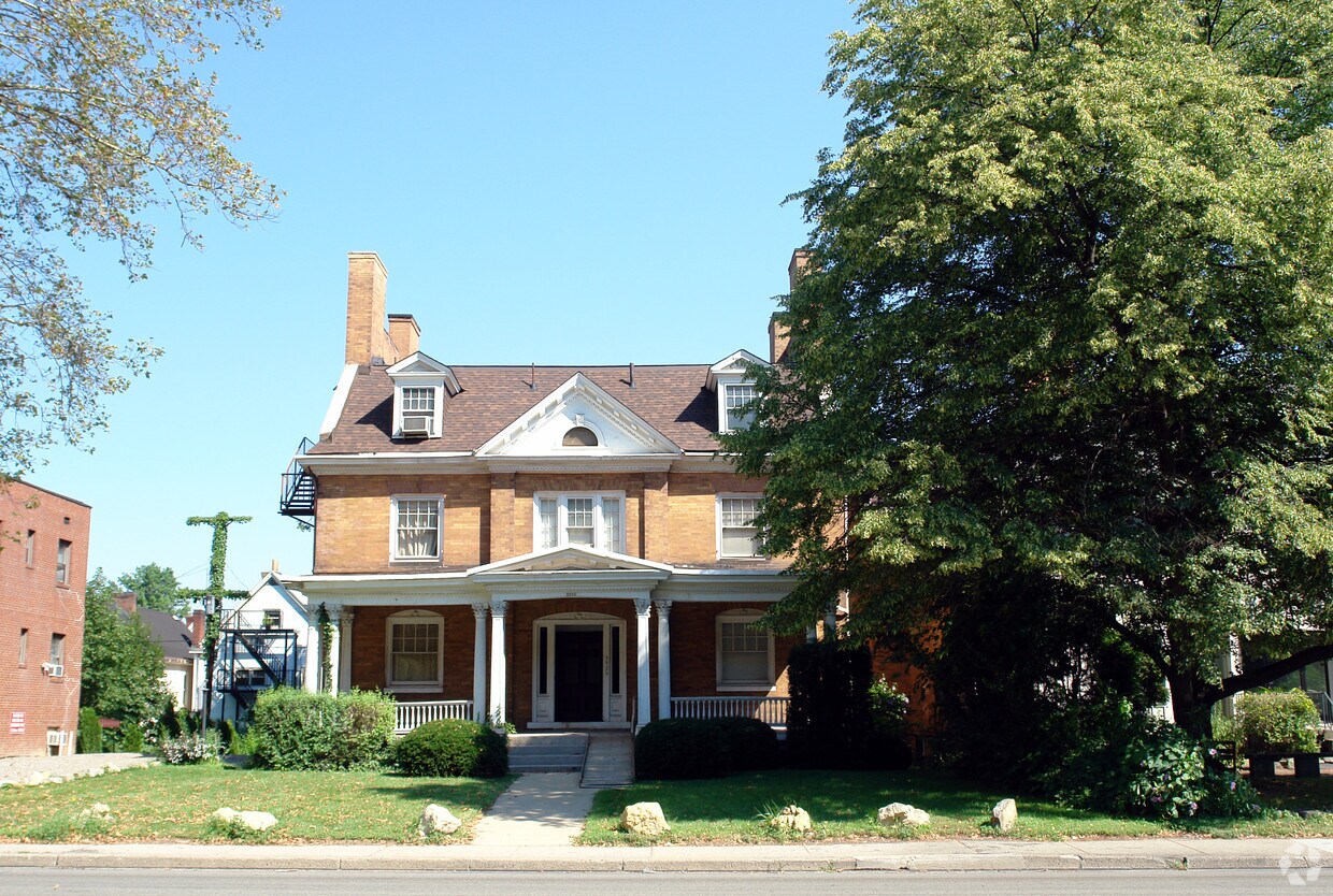Building Photo - 5529 5th Ave