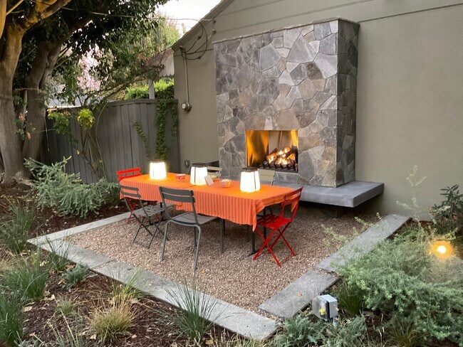 Outdoor Fireplace - 5105 Morella Ave