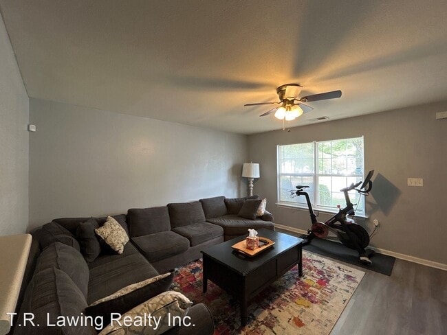 Building Photo - 3 br, 2.5 bath House - 5210 Biederbeck Drive