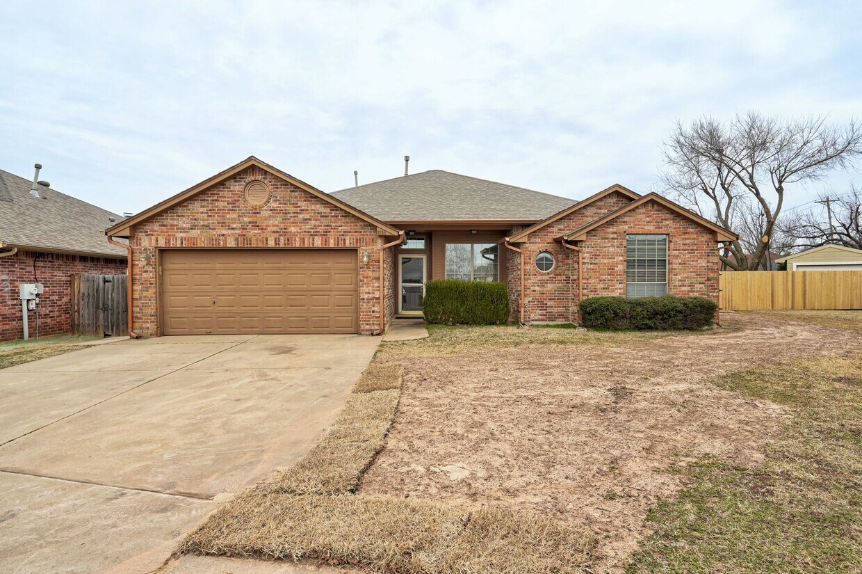 Primary Photo - Beautiful 4BD/2BTH with a 2 car garage tha...