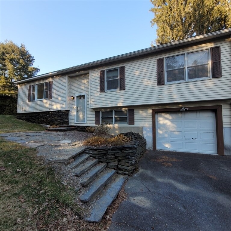 Primary Photo - 47 River Rd