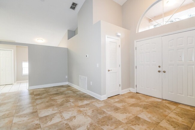 Building Photo - 11305 Maybrook Ave