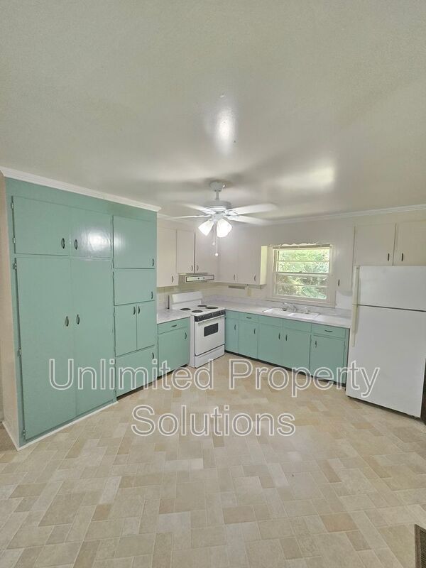 Foto del edificio - 145 Dogwood Dr