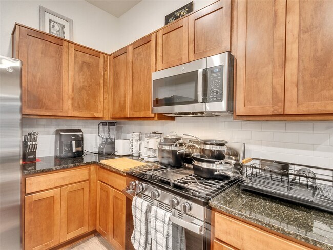 Foto del edificio - 409 Magnolia Ln